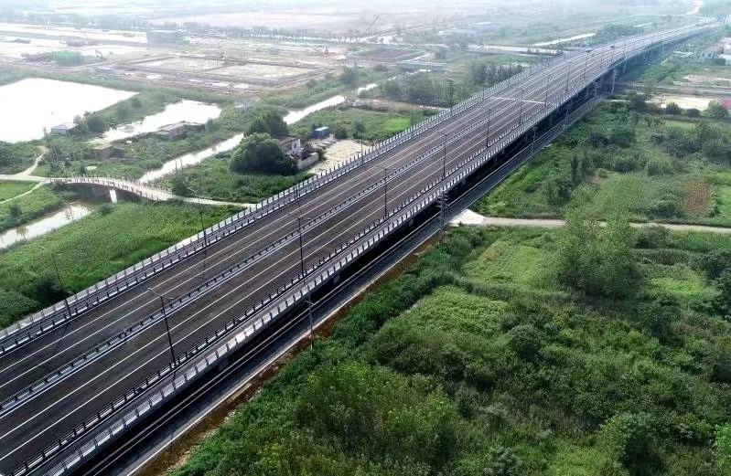 珠江路与园区铁路专用线交叉工程施工